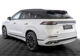 Подержанный автомобиль Jaecoo J8 2024 года (7 фото)