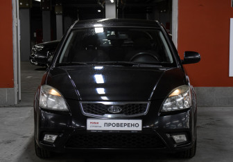 Подержанный автомобиль Kia Rio Hatchback 2010 года (2 фото)