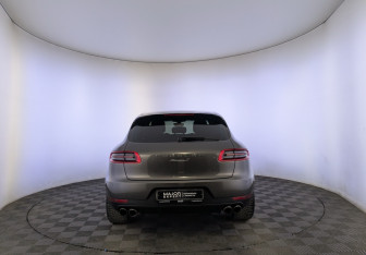 Подержанный автомобиль Porsche Macan 2014 года (6 фото)