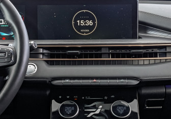 Подержанный автомобиль Exeed LX 2024 года (17 фото)