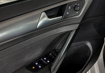 Подержанный автомобиль Volkswagen Golf Hatchback 2014 года (18 фото)