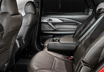 Подержанный автомобиль Mazda CX-9 2021 года (17 фото)