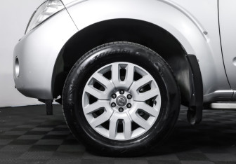 Подержанный автомобиль Nissan Pathfinder 2010 года (26 фото)