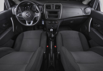 Подержанный автомобиль Renault Logan Sedan 2018 года (9 фото)