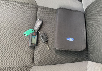 Подержанный автомобиль Ford Focus Wagon 2013 года (15 фото)