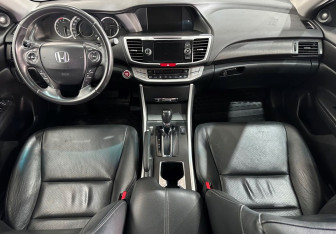 Подержанный автомобиль Honda Accord Sedan 2013 года (9 фото)