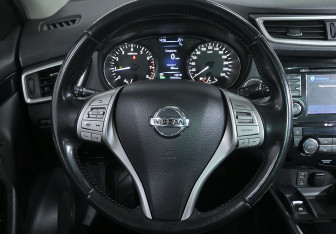Подержанный автомобиль Nissan Qashqai 2014 года (10 фото)