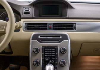 Подержанный автомобиль Volvo XC70 2013 года (14 фото)