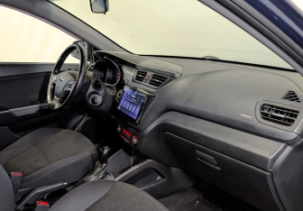 Подержанный автомобиль Kia Rio Sedan 2016 года (11 фото)