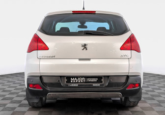 Подержанный автомобиль Peugeot 3008 2013 года (6 фото)