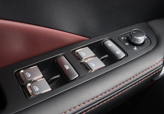 Подержанный автомобиль Belgee X50 2023 года (15 фото)