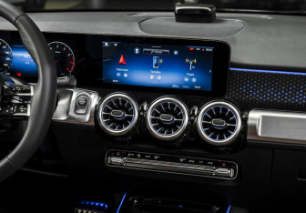 Новый Mercedes-Benz GLB 2025 (16 фото)