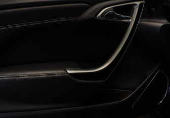 Подержанный автомобиль Opel Astra Hatchback 2012 года (17 фото)