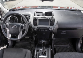 Подержанный автомобиль Toyota Land Cruiser Prado 2017 года (14 фото)