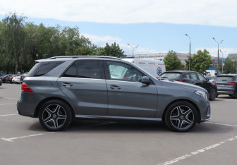 Подержанный автомобиль Mercedes-Benz GLE 2017 года (4 фото)