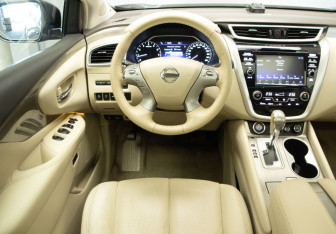Подержанный автомобиль Nissan Murano Suv 2017 года (9 фото)