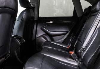 Подержанный автомобиль Audi Q5 2015 года (9 фото)