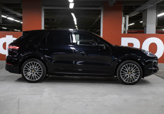Подержанный автомобиль Porsche Cayenne 2018 года (4 фото)