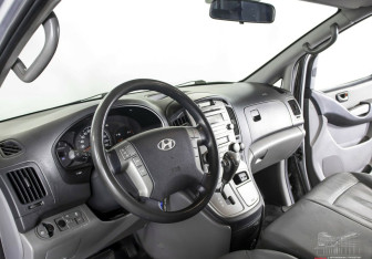 Подержанный автомобиль Hyundai Grand Starex 2014 года (8 фото)