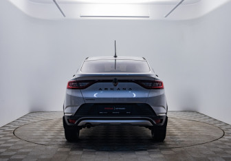 Подержанный автомобиль Renault Arkana 2019 года (6 фото)