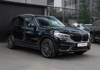 Подержанный автомобиль BMW X3 2019 года (3 фото)