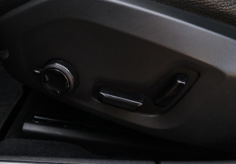 Подержанный автомобиль Volvo S90 2021 года (16 фото)