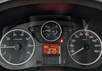 Подержанный автомобиль Peugeot Partner 2017 года (16 фото)