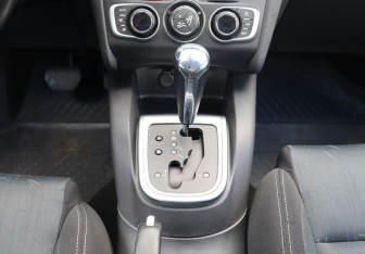 Подержанный автомобиль Citroen C4 Hatchback 2011 года (19 фото)
