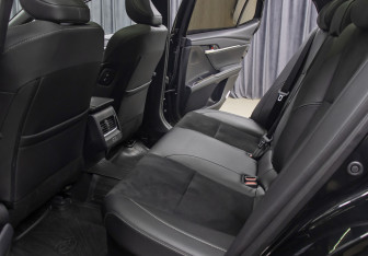 Подержанный автомобиль Toyota Camry Sedan 2025 года (12 фото)