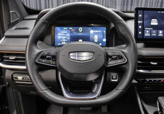 Подержанный автомобиль Geely Okavango 2024 года (18 фото)