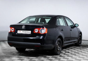 Подержанный автомобиль Volkswagen Jetta Sedan 2007 года (5 фото)