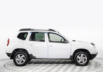 Подержанный автомобиль Renault Duster 2012 года (4 фото)
