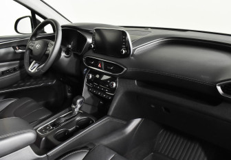 Подержанный автомобиль Hyundai Santa Fe 2020 года (9 фото)