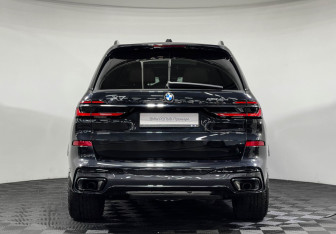 Новый BMW X7 2025 (4 фото)