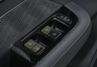 Подержанный автомобиль Zeekr 001 2022 года (13 фото)