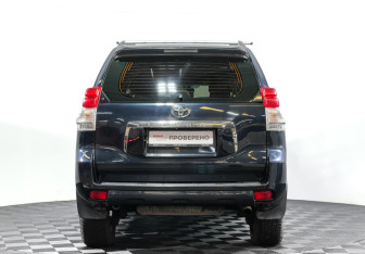 Подержанный автомобиль Toyota Land Cruiser Prado 2010 года (6 фото)