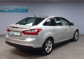 Подержанный автомобиль Ford Focus Sedan 2011 года (5 фото)