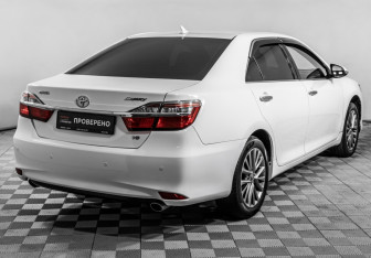Подержанный автомобиль Toyota Camry Sedan 2016 года (5 фото)
