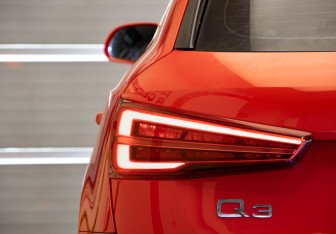Подержанный автомобиль Audi Q3 2015 года (35 фото)