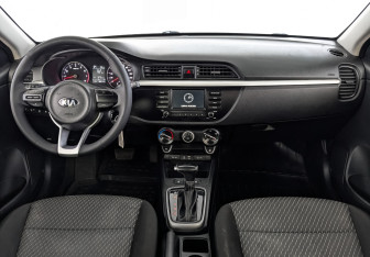 Подержанный автомобиль Kia Rio Hatchback 2020 года (12 фото)
