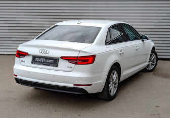 Подержанный автомобиль Audi A4 Sedan 2018 года (5 фото)