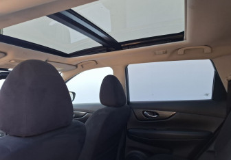 Подержанный автомобиль Nissan X-Trail 2015 года (12 фото)