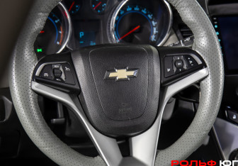 Подержанный автомобиль Chevrolet Cruze Hatchback 2012 года (11 фото)