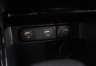 Подержанный автомобиль Kia Sorento 2022 года (22 фото)