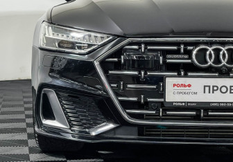 Подержанный автомобиль Audi A7 2023 года (28 фото)