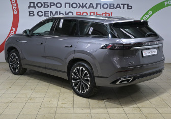 Подержанный автомобиль Jaecoo J8 2024 года (6 фото)
