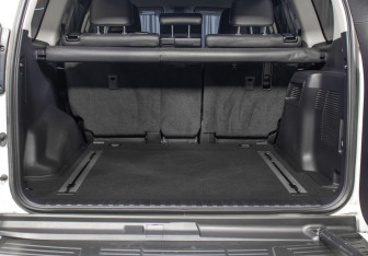 Подержанный автомобиль Toyota Land Cruiser Prado 2018 года (10 фото)