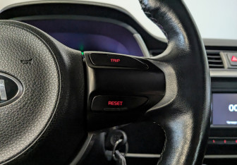 Подержанный автомобиль Kia Rio Hatchback 2021 года (25 фото)