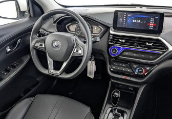 Подержанный автомобиль Changan Alsvin 2023 года (30 фото)