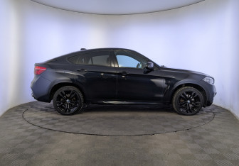 Подержанный автомобиль BMW X6 2019 года (4 фото)